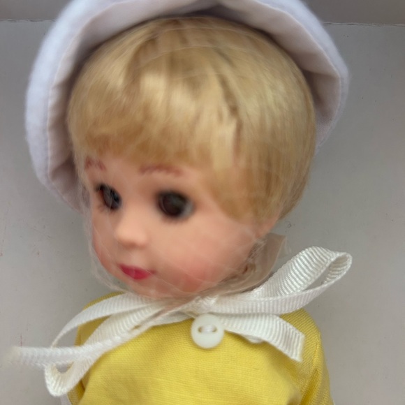 Madame Alexander Christopher Robin doll - Picture 3 of 6